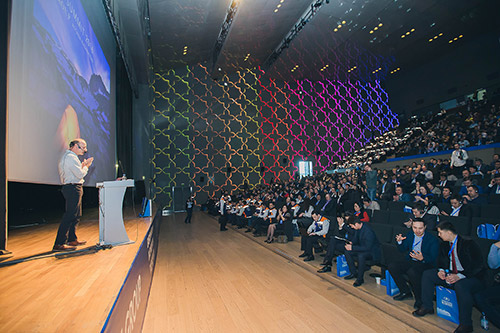 Paul_Speaking_04_x500